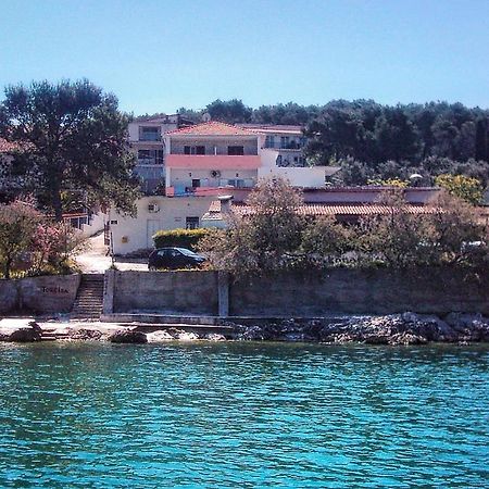 Apartments By The Sea Arbanija, Ciovo - 1085 Трогір Екстер'єр фото